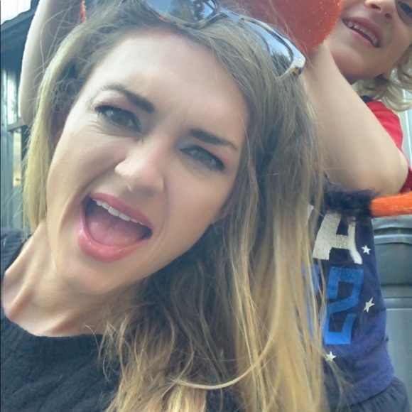 Meet your Posher, Kendra - Picture 4 of 4